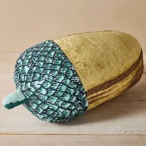 JOHN DERIAN | beaded acorn pillow